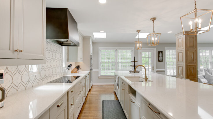 Choosing the Right Quartz Countertop Color for Your Kitchen